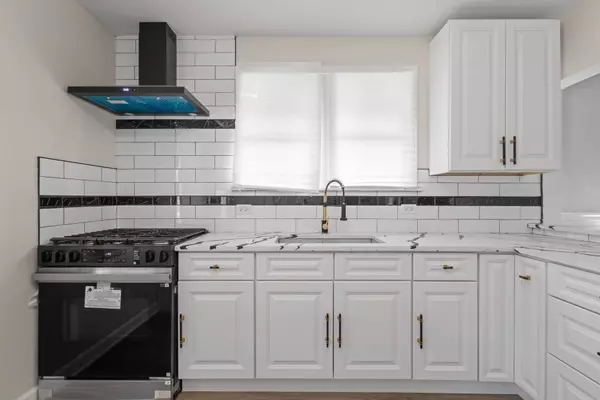 South Holland, IL 60473,15661 State Street