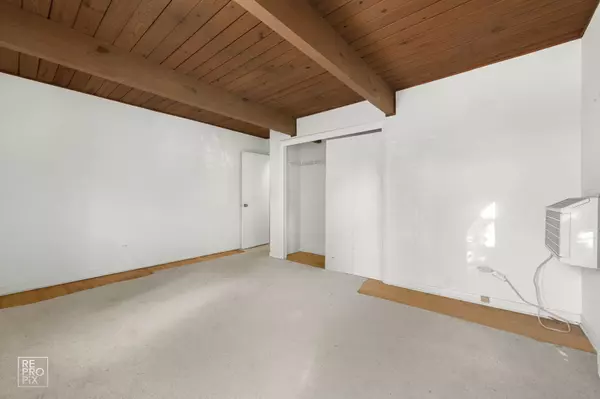 Evanston, IL 60202,553 Barton Avenue