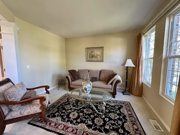 Algonquin, IL 60102,4351 Bunker Hill Drive