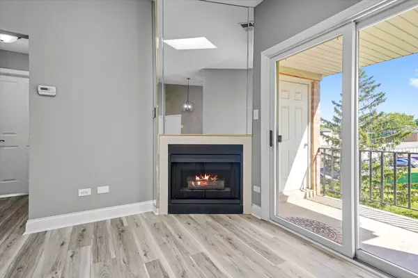 Homewood, IL 60430,3048 Matthew Lane #B3