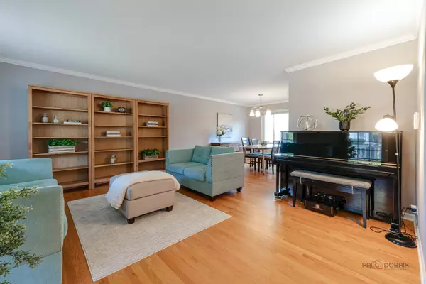 Buffalo Grove, IL 60089,1141 Devonshire Road