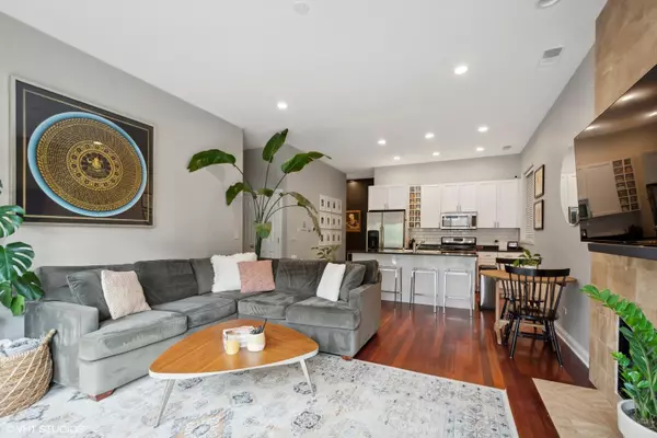 Chicago, IL 60647,Address not disclosed