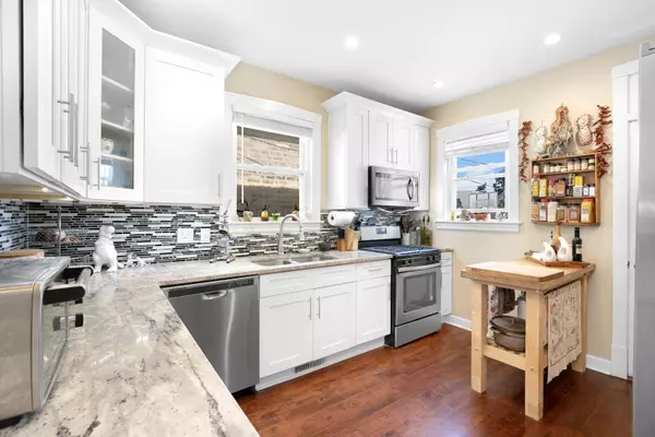 Chicago, IL 60639,4541 W Deming Place