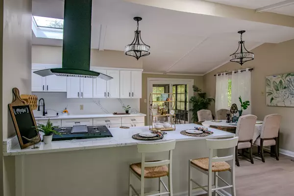 Mchenry, IL 60051,105 N Sumac Avenue