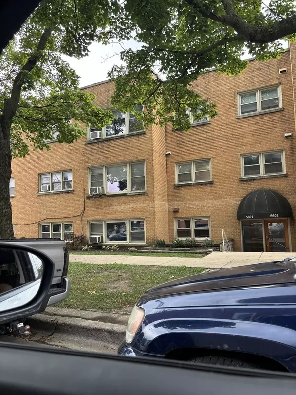 Chicago, IL 60634,5601 W Byron Street #A