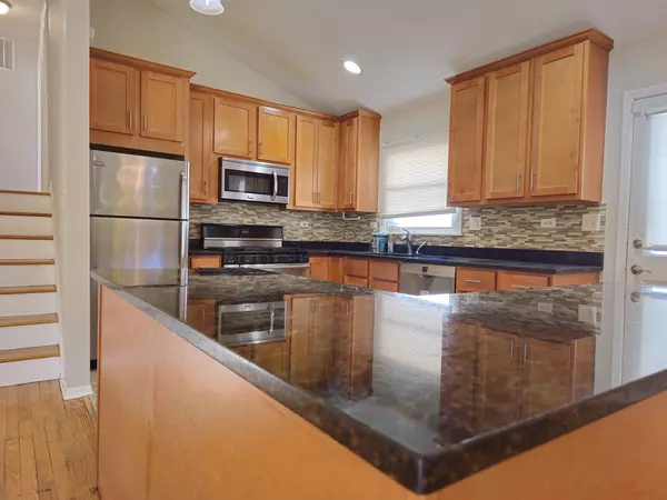 Skokie, IL 60076,9924 Crawford Avenue