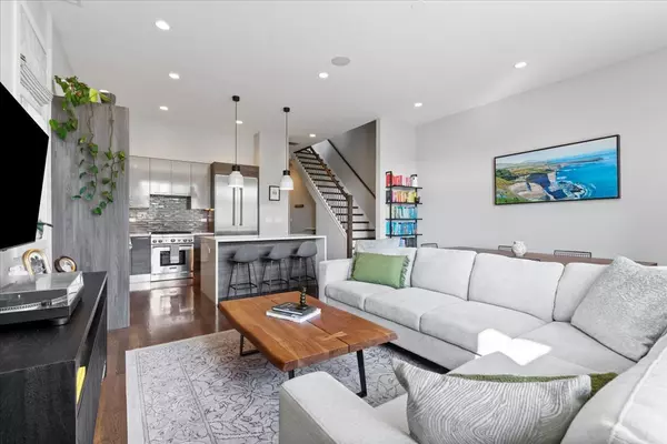 Chicago, IL 60642,1224 W Ohio Street #3W