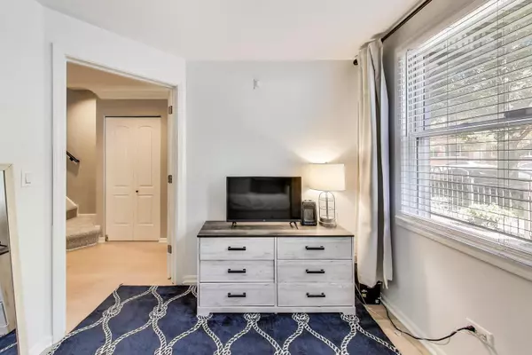 Chicago, IL 60610,1010 N Crosby Street