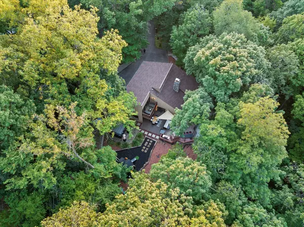 Palos Park, IL 60464,11905 S Lakewood Avenue