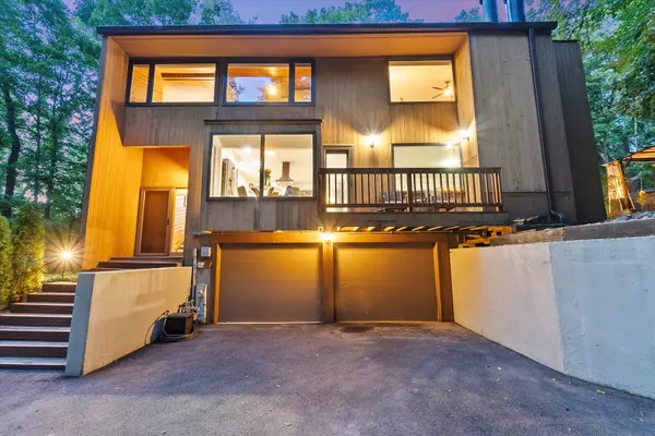 Palos Park, IL 60464,11905 S Lakewood Avenue