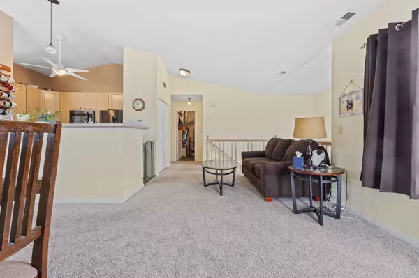 Lindenhurst, IL 60046,2885 Falling Waters Drive