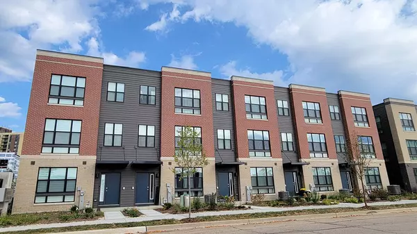 380 Summit Circle, Lombard, IL 60148