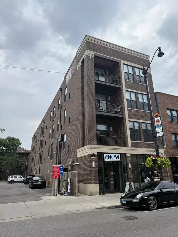 3122 N Broadway Street #305, Chicago, IL 60657