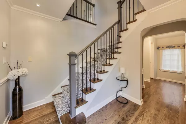 Glenview, IL 60025,2121 Fir Street