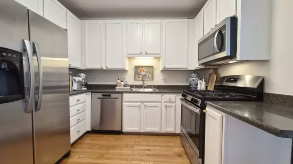 Chicago, IL 60654,600 N DEARBORN Street #1709