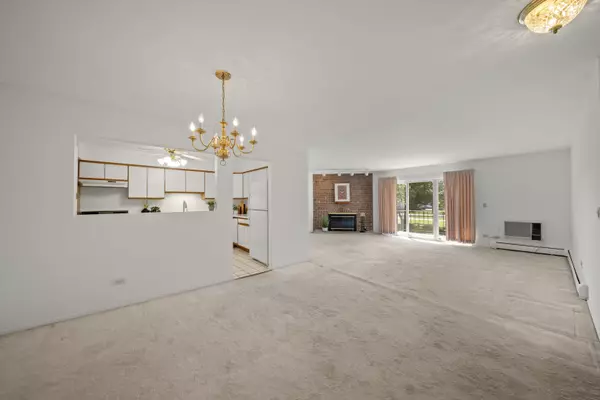 Glenview, IL 60025,10381 Dearlove Road #2A