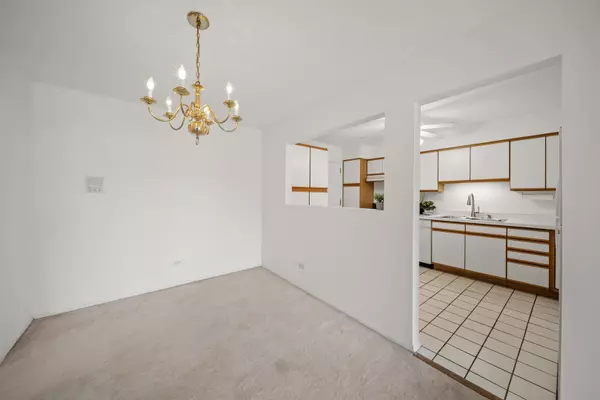 Glenview, IL 60025,10381 Dearlove Road #2A