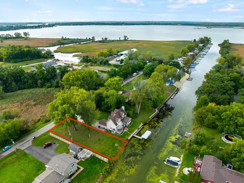 26118 W Oak Avenue, Antioch, IL 60002