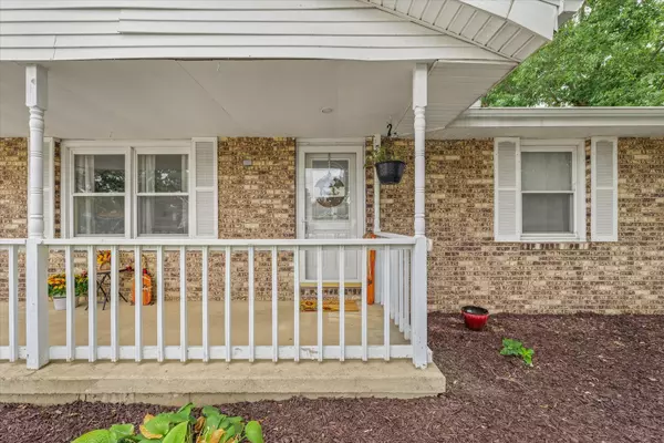 Fisher, IL 61843,28 Crestview Court