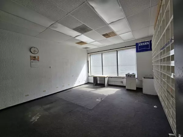 Chicago, IL 60625,3711 W Lawrence Avenue