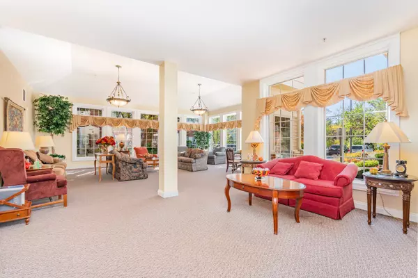 Elgin, IL 60123,801 N Mclean Boulevard #220