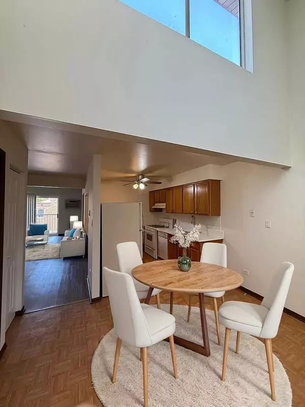 Wheeling, IL 60090,490 Pleasant Run Drive #F