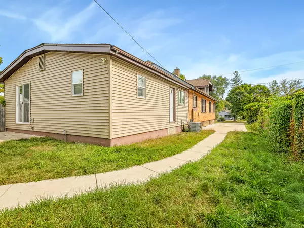 Rockford, IL 61107,422 N Rockford Avenue