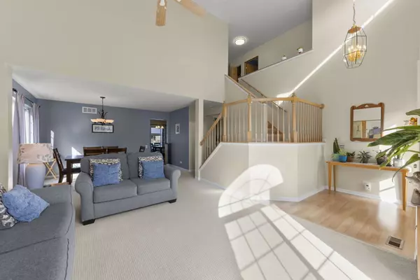 Bartlett, IL 60103,446 Summersweet Lane