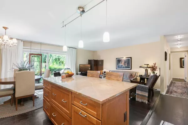 Highland Park, IL 60035,1220 Park Avenue #115