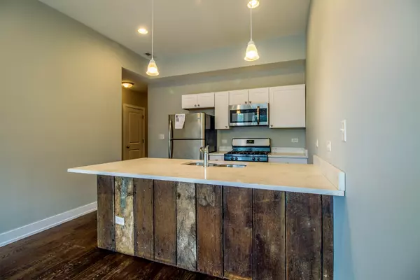 Chicago, IL 60608,2228 W Cermak Road #1