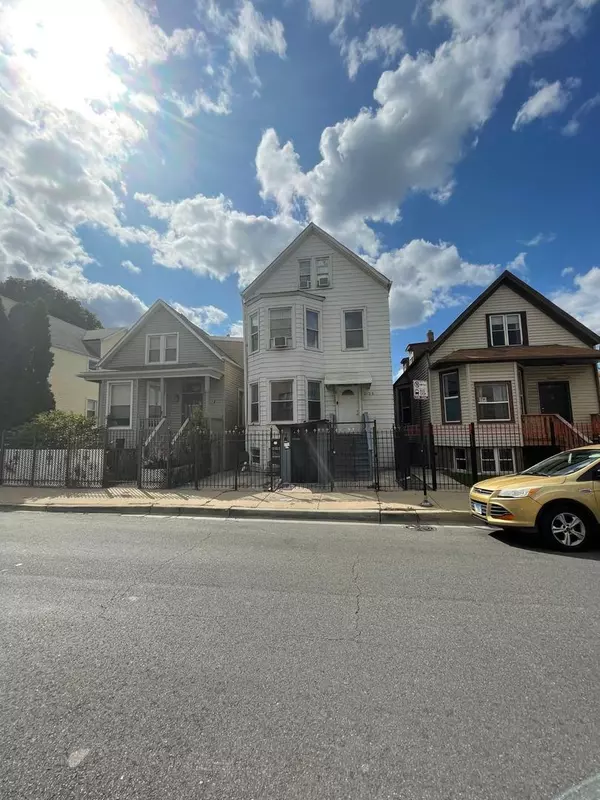 Chicago, IL 60639,2106 N Pulaski Road