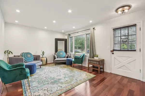 Glenview, IL 60026,2156 Rugen Road #A