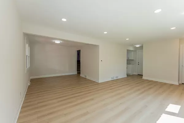 Dolton, IL 60419,15709 Maryland Avenue