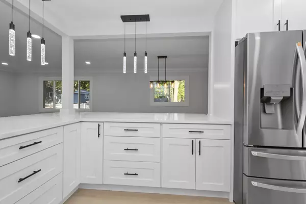 Woodridge, IL 60517,5927 Sherman Drive