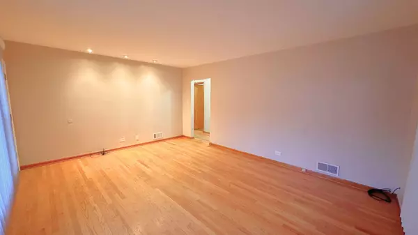 Lansing, IL 60438,18429 Ridgewood Avenue