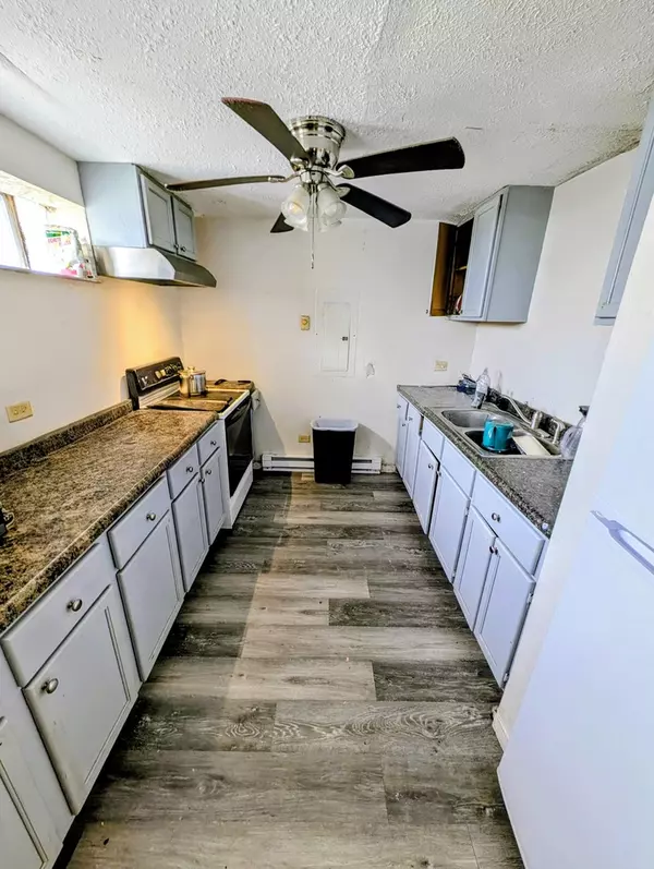 Momence, IL 60954,109 N Dixie Highway