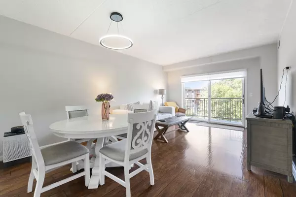 Bloomingdale, IL 60108,125 Lakeview Drive #406