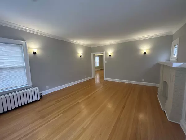Chicago, IL 60659,6208 N Artesian Avenue #2