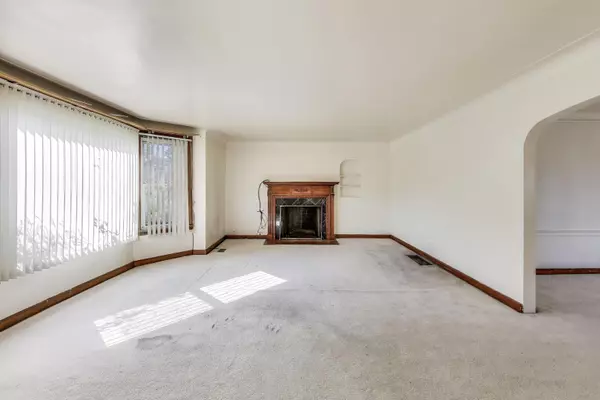 Chicago, IL 60651,5636 W Augusta Boulevard