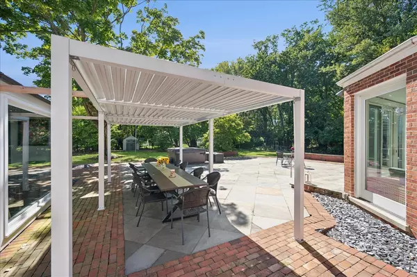 Northfield, IL 60093,32 Meadowview Drive