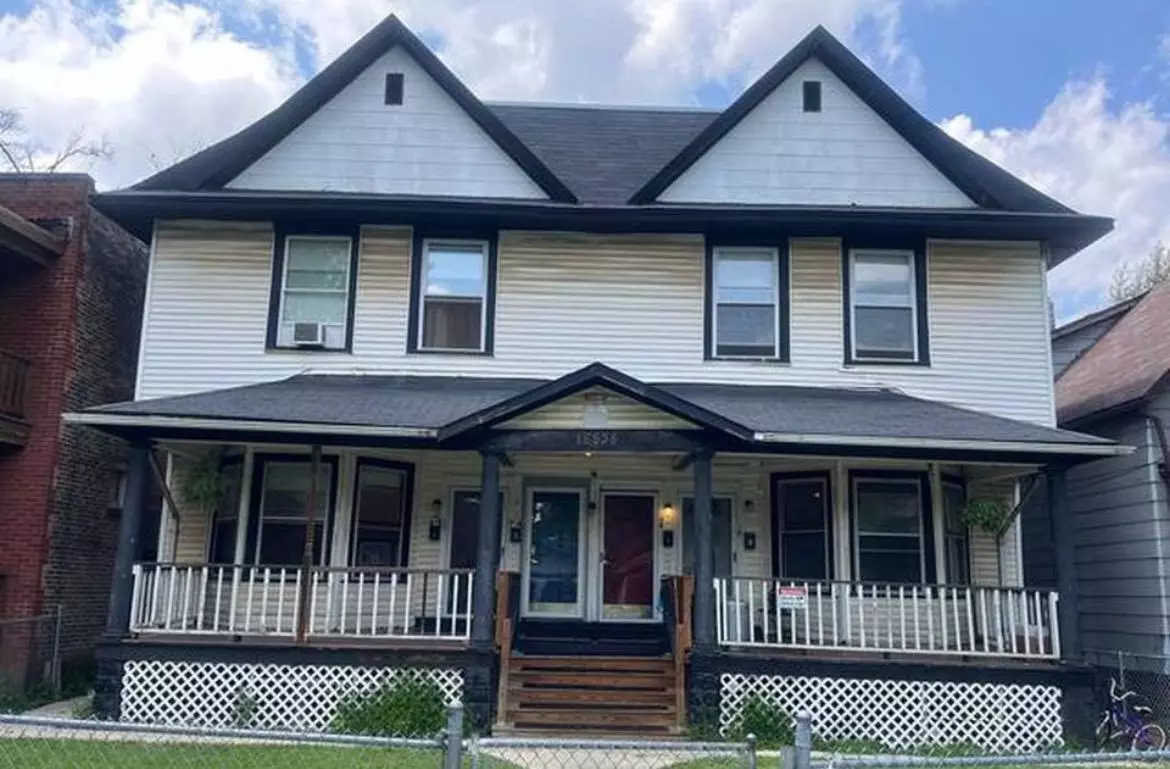 Harvey, IL 60426,15534 Turlington Avenue #2S