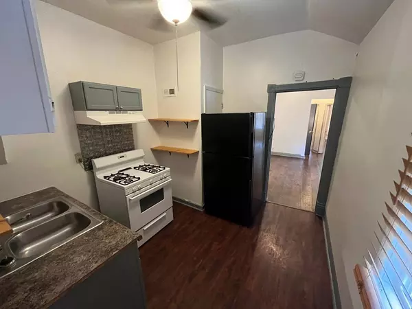 Harvey, IL 60426,15534 Turlington Avenue #2S