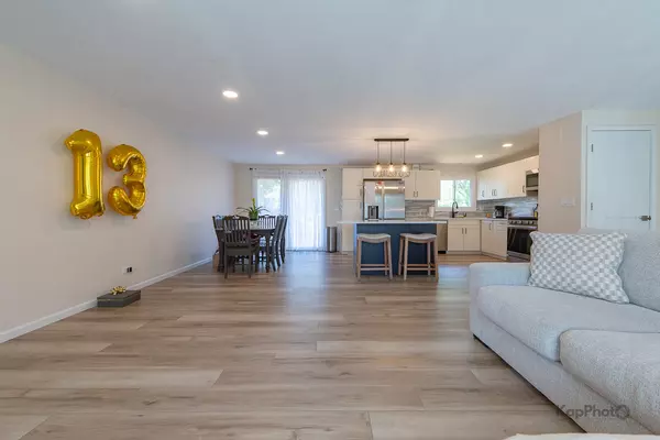 Schaumburg, IL 60193,818 Brentwood Court