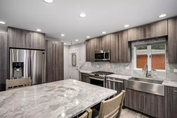 Chicago Heights, IL 60411,313 Homewood Court