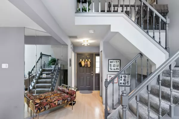 Palatine, IL 60067,966 N Auburn Woods Drive