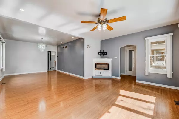 Chicago, IL 60641,5128 W FLETCHER Street