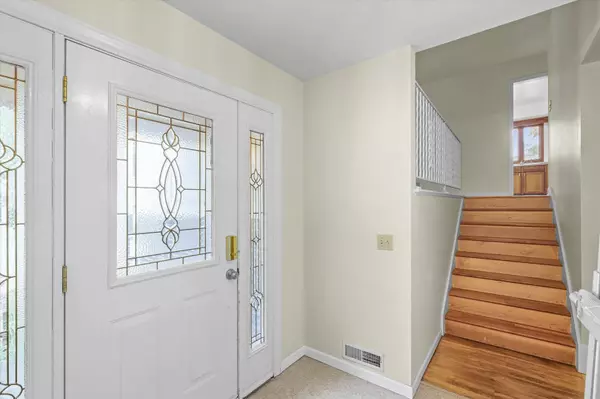 Champaign, IL 61821,2313 Glenoak Drive