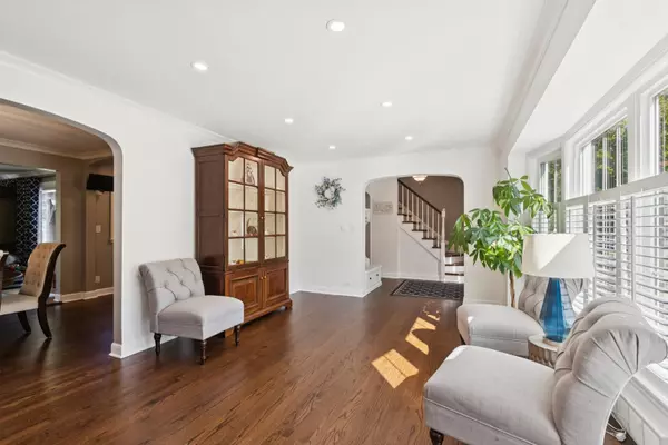 Des Plaines, IL 60016,866 S 2nd Avenue