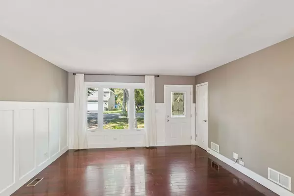 Mundelein, IL 60060,26325 N Walnut Avenue