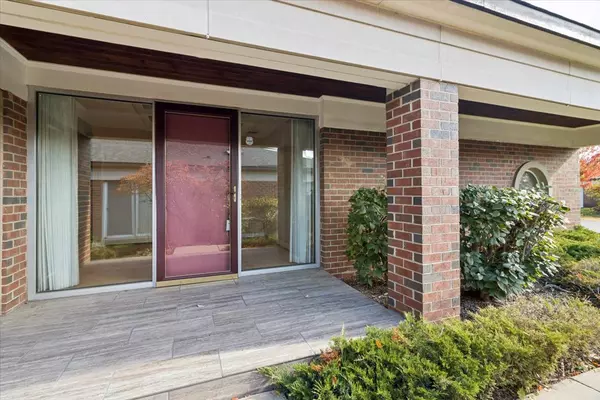 Deerfield, IL 60015,482 Taupo Lane